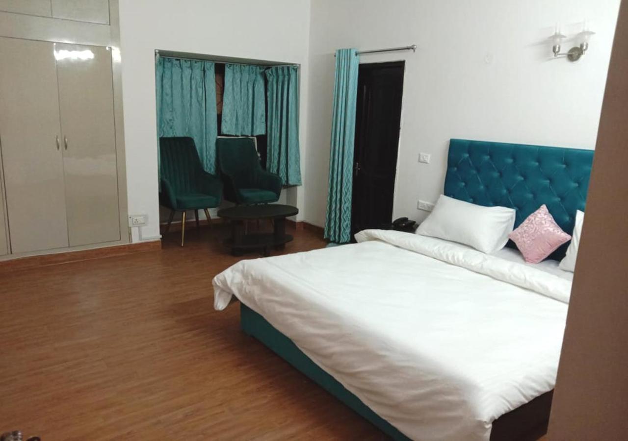 Jay Ally - Boutique Hotel นิวเดลี ภายนอก รูปภาพ