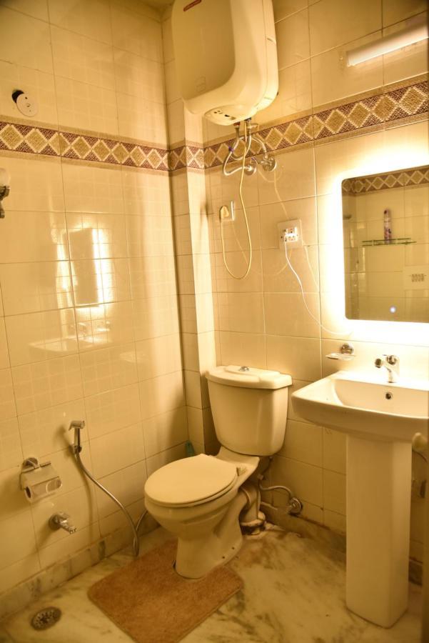 Jay Ally - Boutique Hotel นิวเดลี ภายนอก รูปภาพ
